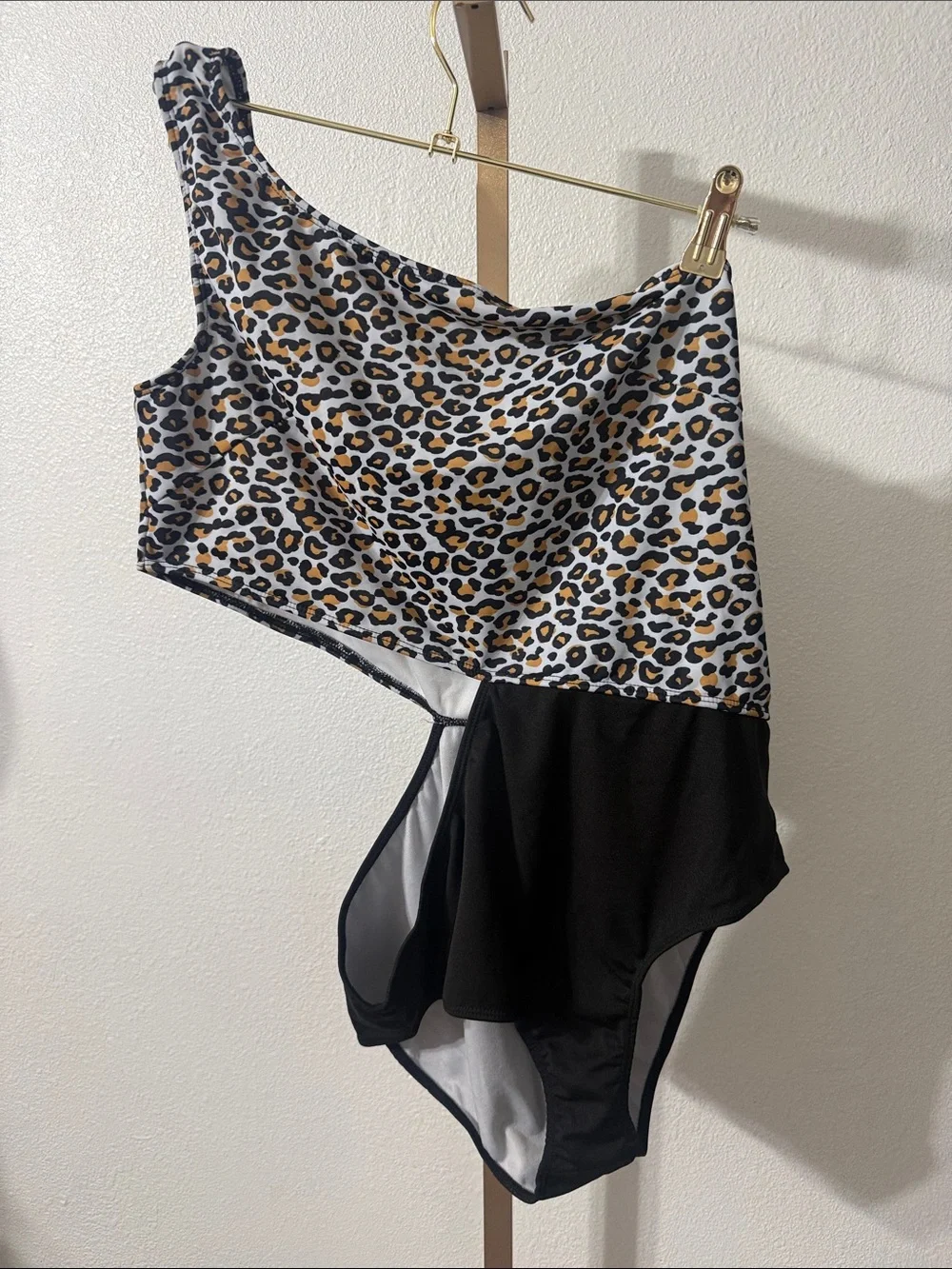 One-Shoulder Leopard Print and Black Women’s swimsuit- Size large